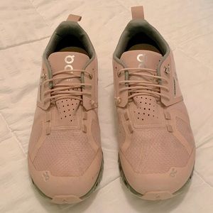 OnRunning Women CloudWaterproof; Size 7;Rose/Lunar/;Small scratch on right shoe